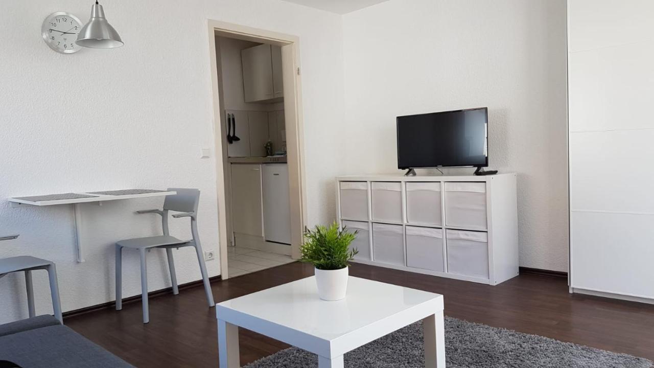 Ferien- Und Businessapartment I Modern Mit Wlan Und Parkplatz Nahe Zentrum, Automobil- Und Tech-Firmen, Messe Renningen Ngoại thất bức ảnh